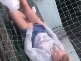 ◆【悲報】まんさん、パンツが見えている事に気づいた一瞬が運命を分け死亡・・・（動画あり） 変態の宴Ⅱ