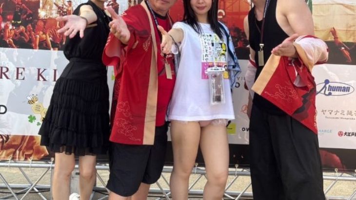 ◆スカートをはき忘れた女、そのままパンツで写真撮影【画像】 変態の宴Ⅱ