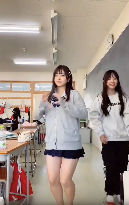 ◆【動画】激シコJK、TikTokで一瞬にして400万再生 変態の宴Ⅱ