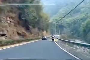 ◆【動画】バイクを追い越したベンツがガードレールを突き破って崖下へ落下してしまう。 変態の宴Ⅱ