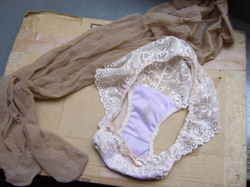 ◆OLが脱いだ使用済み下着のエロ画像 全54枚。 変態の宴Ⅱ