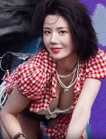 ◆【動画あり】ブラ姿のK-POPアイドル、ライブで揺れ揺れ乳のセクシーダンス 変態の宴Ⅱ