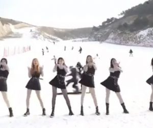 ◆【動画】スキー場でダンスをする女性グループにスノーボーダーが突っ込んでしまう 変態の宴Ⅱ