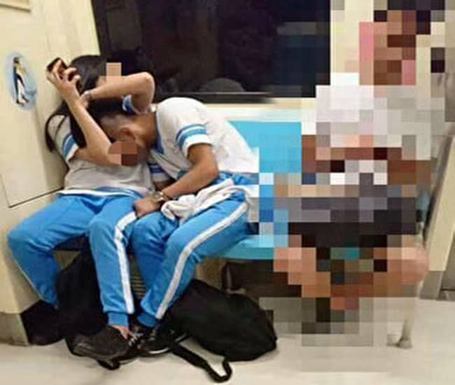 ◆日本の電車内で女子生徒がセ○クスしてる動画、海外サイトで話題になってしまうｗｗｗ 変態の宴Ⅱ