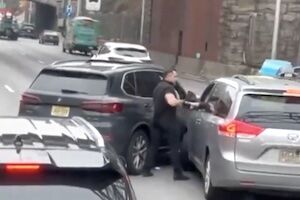 ◆【動画】BMW vs トヨタ。アメリカの交通トラブルがDQNすぎるだろｗｗｗ 変態の宴Ⅱ