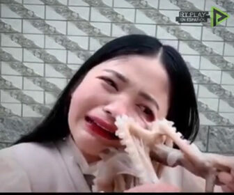 ◆【動画】女性の顔にタコが吸いつき必死に引っ張手も離れない 変態の宴Ⅱ