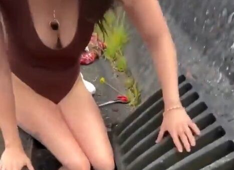 ◆【動画】マンホールに浸かった女の子の結果ｗｗｗｗｗｗｗ 変態の宴Ⅱ