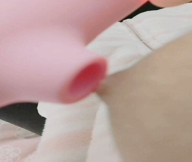 ◆10代少女「ウーマナイザーを乳首に当てたらどうなるんだろ」⇒ ドエロい事になるwww 変態の宴Ⅱ