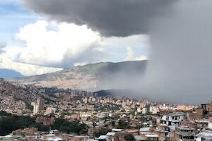 ◆【動画】極めて局地的な豪雨がコロンビアで撮影される。 変態の宴Ⅱ