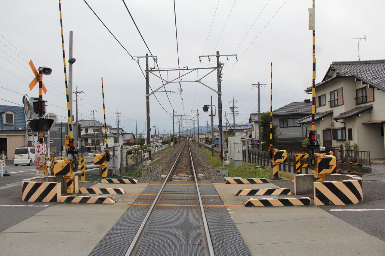 JR東海道線（JR東海区間）]野木踏切（414k687m） : 北海道踏切調査室