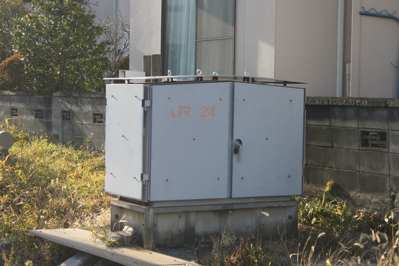 踏切端子盤収容箱　JR EJ443S16 - Hammond Mfg.