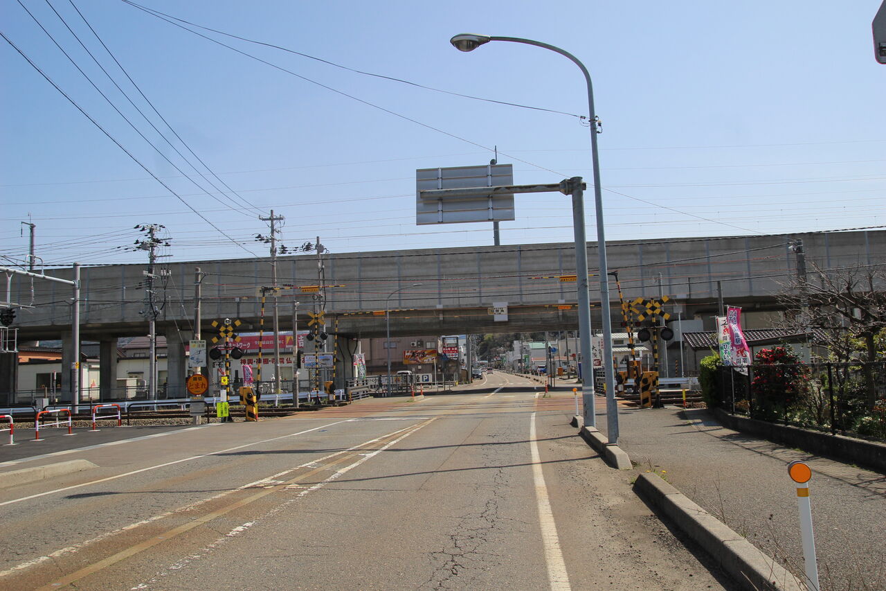 ETR日本海ひすいライン]西海踏切（325k851m） : 北海道踏切調査