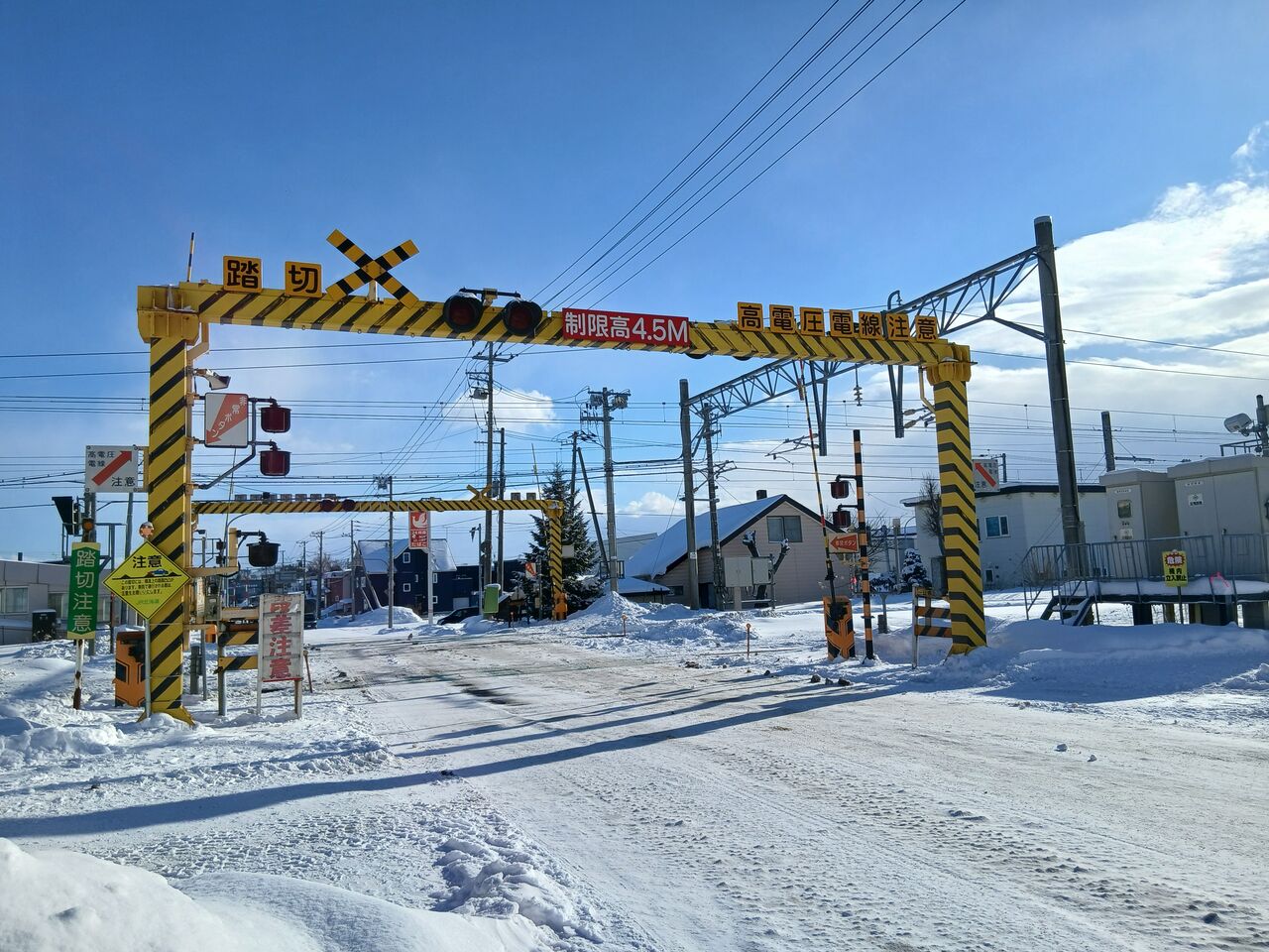 JR函館線]広島街道踏切（307k574m） : 北海道踏切調査室（HBC）