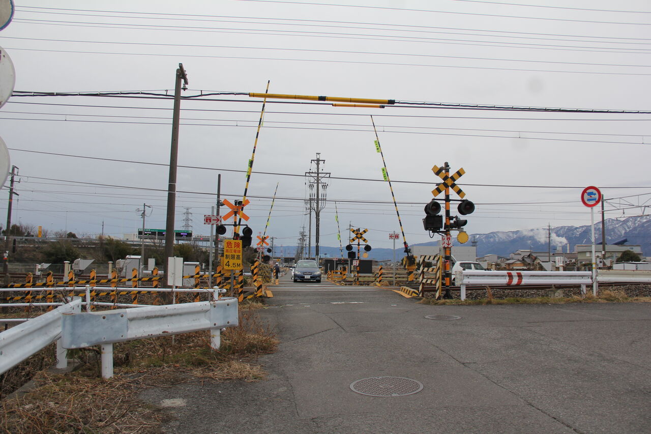 JR東海道線（JR東海区間）]上り御首踏切（413k245m） : 北海道踏切調査