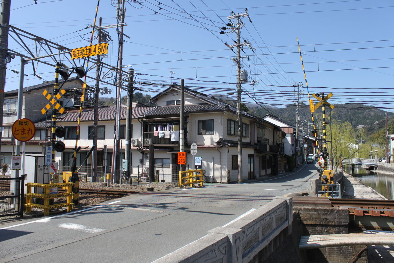 Amazon.co.jp: 踏切天国 : 小川 裕夫: 本