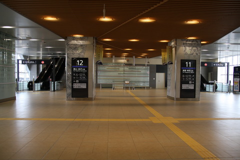 itoigawa_shinkansen_concourse