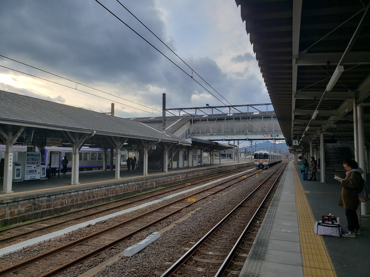 JR亀山駅＠関西線,紀勢線 : えきめぐりすとの各駅探訪。