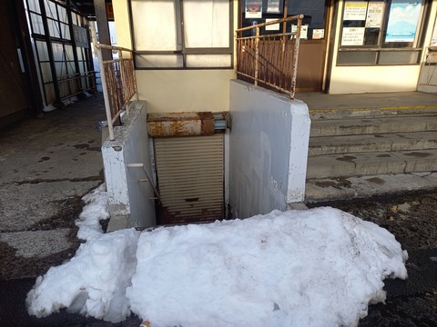 hirosakihigashihighschool_kaidan