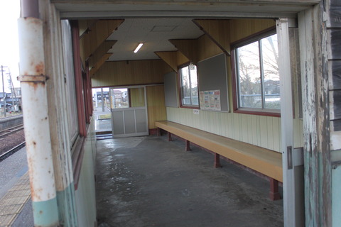 toide_home2_waitingroom_naka