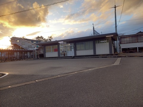 komaiko_home1_side_ekisya