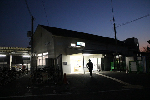 momoyama_ekisya_yoru