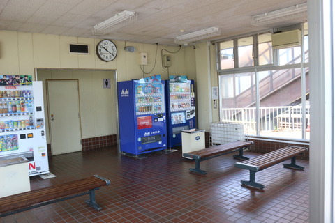 osatsu_home2side_waitingroom