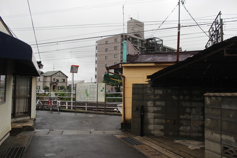 bijutsukantoshokanmae_soto