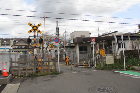 higashiakiru_entrance1