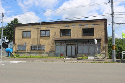 shimokanayama_ekimae_20160722