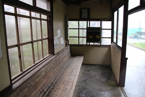 futamatashimmachi_waitingroom_naka