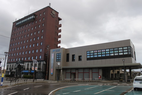 tonami_north_entrance