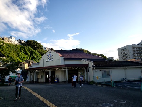 yokosuka_ekisya