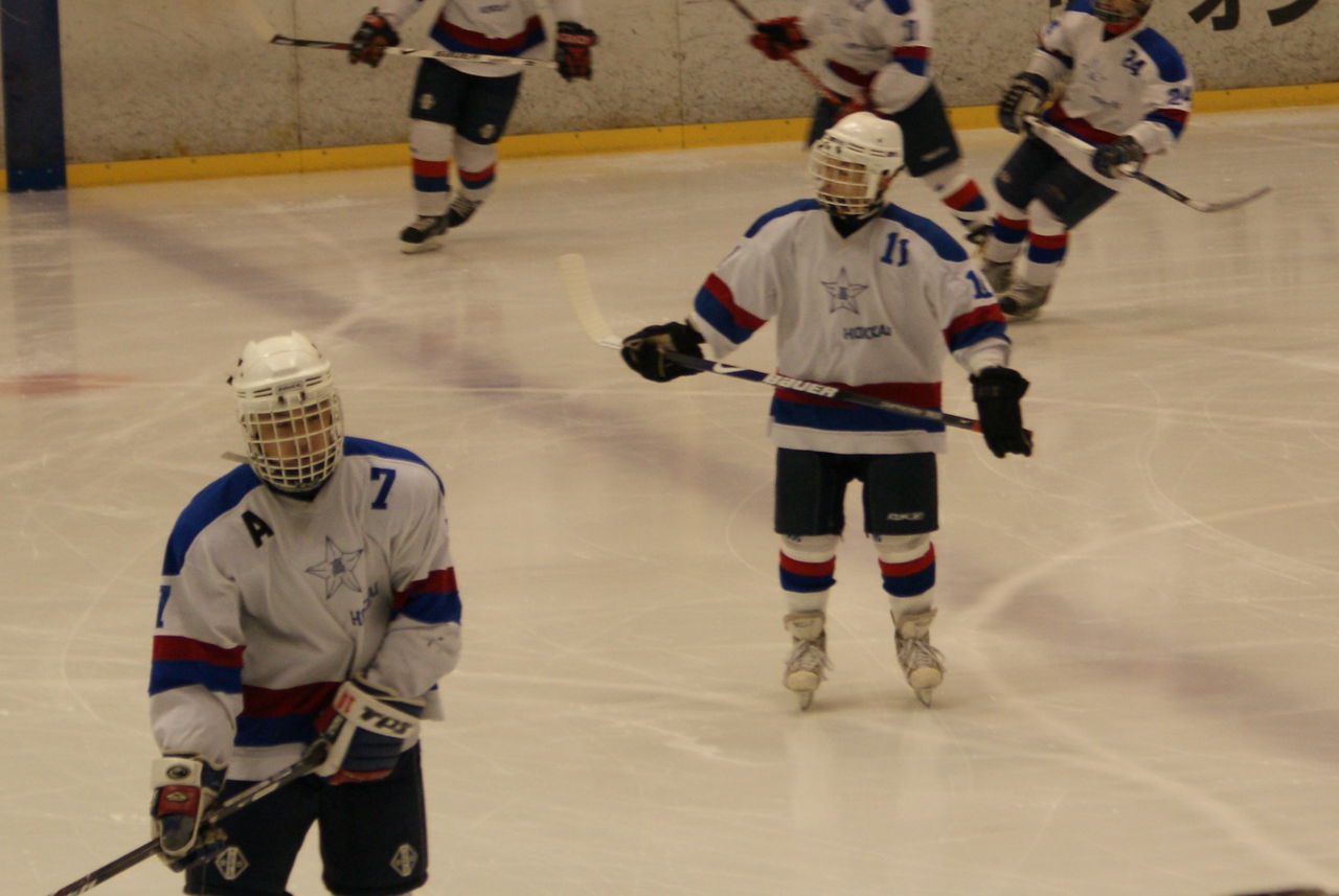 09 2月9日の第76回全日本アイスホッケー選手権 新横浜スケートセンター スコアシートを持って