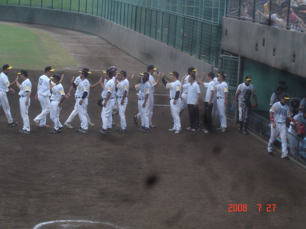 08 7月27日の福岡ソフトバンク対阪神15回戦 福岡市雁の巣レクリエーションセンター野球場 スコアシートを持って 08 7月27日の福岡ソフトバンク対阪神15回戦 福岡市雁の巣レクリエーションセンター野球場 スコアシートを持って