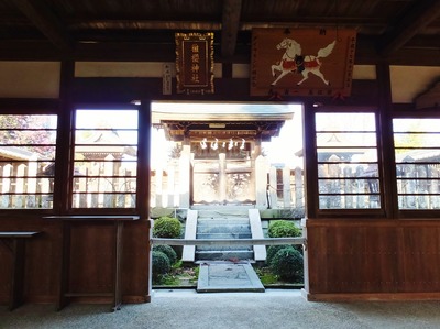 7・拝殿内と奥に本殿・本殿左が天満神社、右が高麗神社