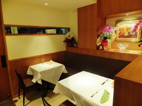 ���äƤ�������˥ơ��֥��ʤ����