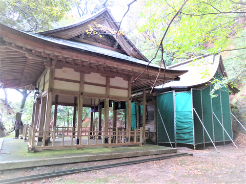 拝殿と本殿 修正