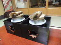 ��������