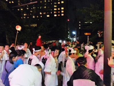 £²£²¡¦Ã´¤®¼ê¤Î¤Ê¤«¤ò¹Ô¤¯µ³ÇÏ