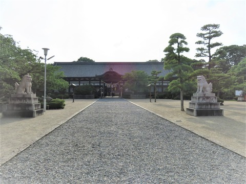 誉田(こんだ)八幡宮 拝殿