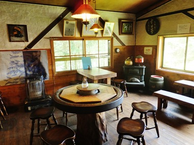 5・ころぼっくる小屋の内