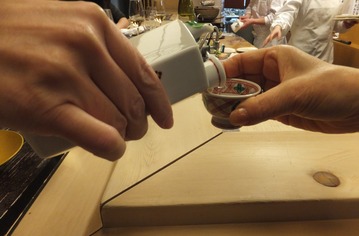 うぐいすの鳴き声がする徳利