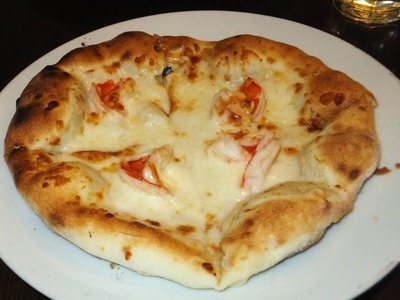 ハート形のシーフードピザ