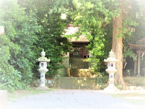 五郎神社と灯籠