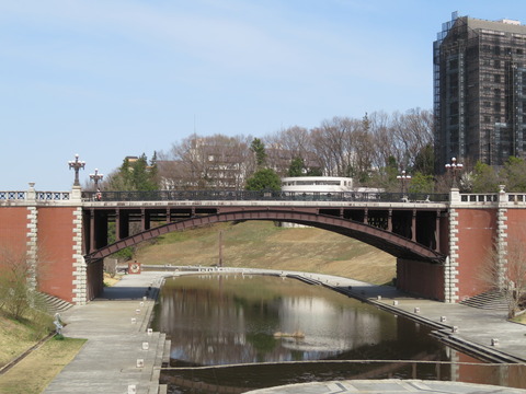 ÆÒ¤ËÍ㡦Ä̳ؤËÄ̤붶