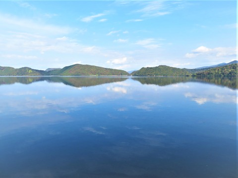 雲を映す三方五胡