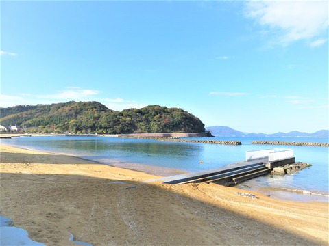 四季彩の宿花椿前に開ける小浜湾