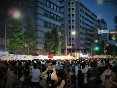 ¾¬»³±¨´ÝÄÌ