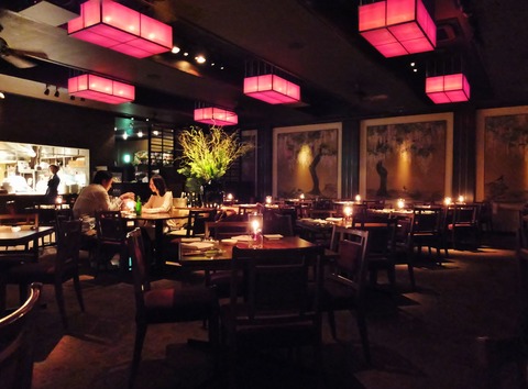 10��THE MAIN DINING WISTERIA