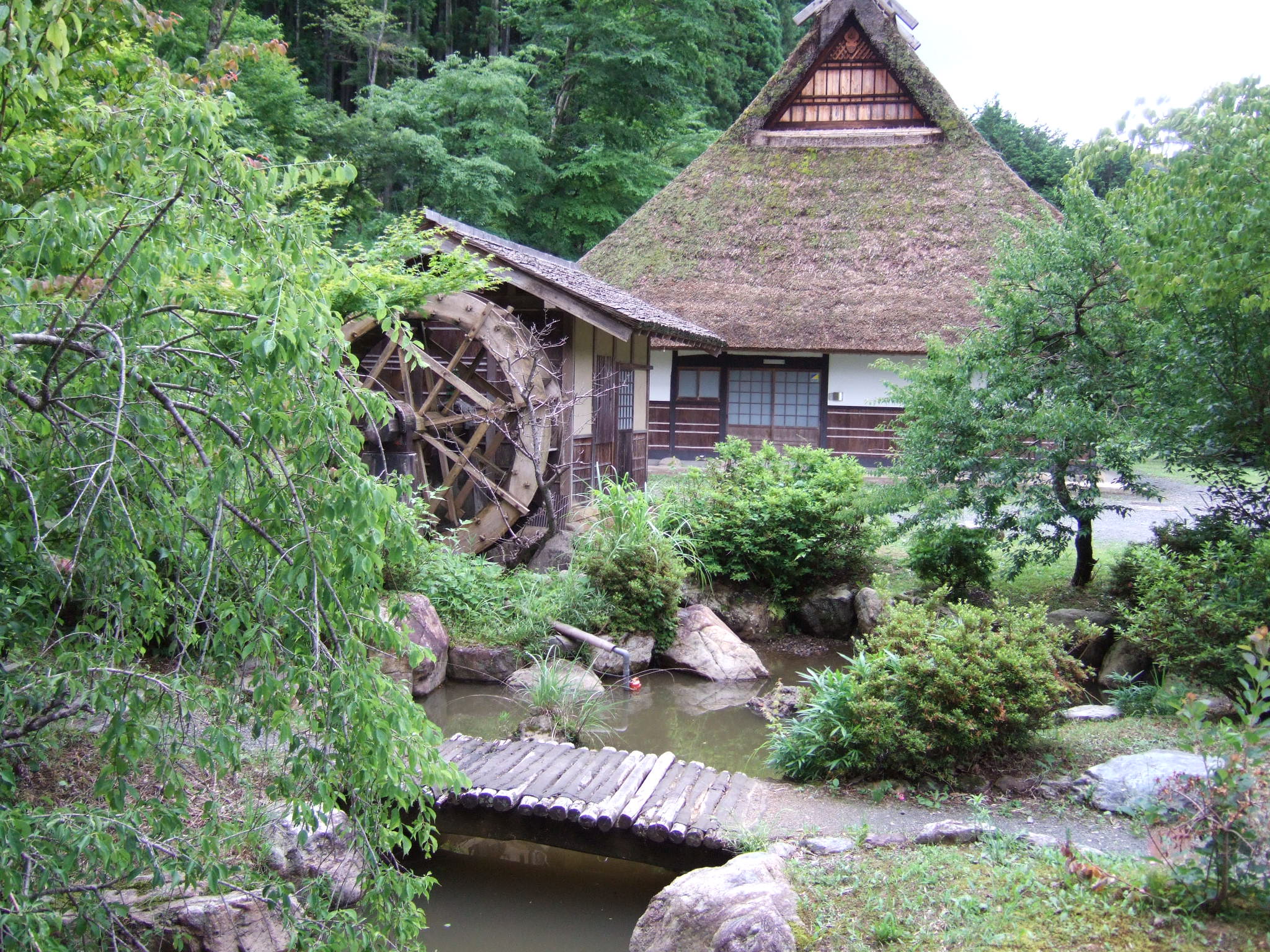 彦左の正眼 かやぶきの里 かやぶき美術館 古都散策